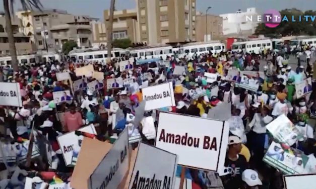 VIDEO - PLACE DE LA NATION - Le M 23 célèbre son 23  juin