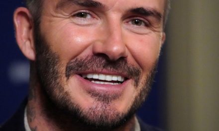 L’ex-footballeur David Beckham investit dans le restaurateur de voitures de collection Lunaz