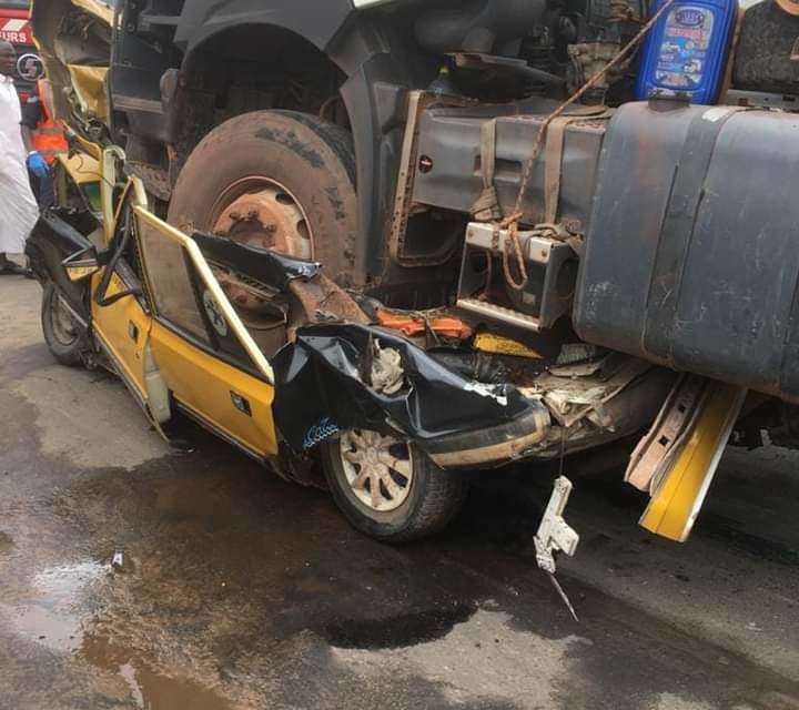VIDEO - KAOLACK  - Un camion "malien" tue 4 personnes