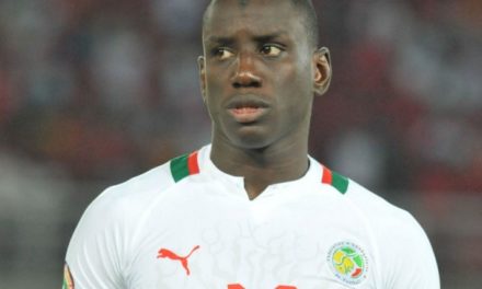 OFFICIEL - Demba Ba prend sa retraite!