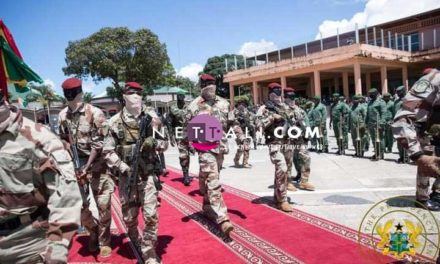 GUINEE  - Le Colonel Doumbouya "vire" 40 généraux de l'armée