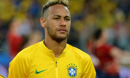 FOOTBALL - Bouleversé, Neymar soutenu par ses compatriotes