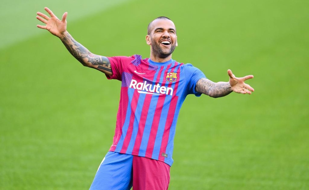 BARÇA - L'incroyable salaire de Dani Alves