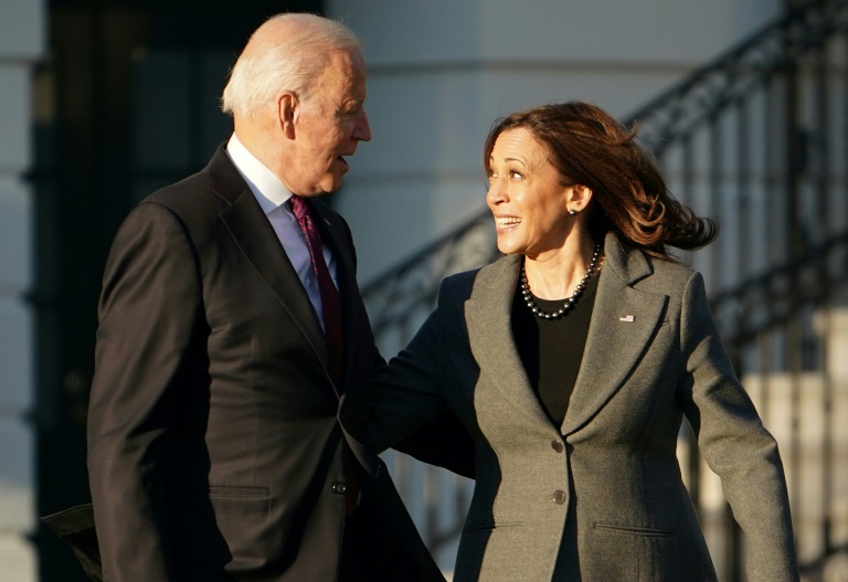 Biden, sous anesthésie pour une coloscopie, transfère temporairement le pouvoir à Kamala Harris