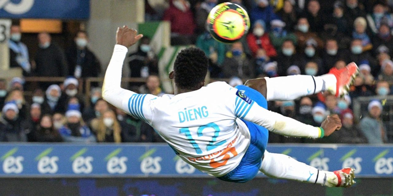 OM - Mamadou Niang encense Bamba Dieng