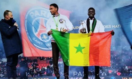 VIDEO - ACCUEIL DES CHAMPIONS D'AFRIQUE - Gana Guèye et Abdou Diallo honorés, Sadio Mané snobé