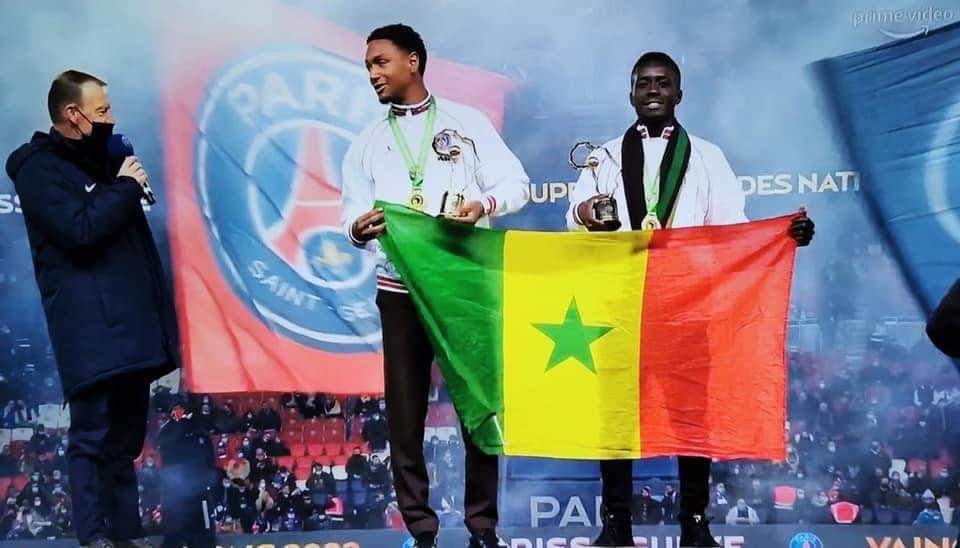 VIDEO - ACCUEIL DES CHAMPIONS D'AFRIQUE - Gana Guèye et Abdou Diallo honorés, Sadio Mané snobé