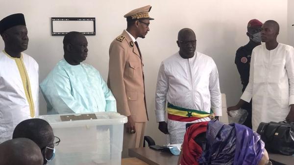 GUEDIAWAYE - Une passation de service sans Aliou Sall