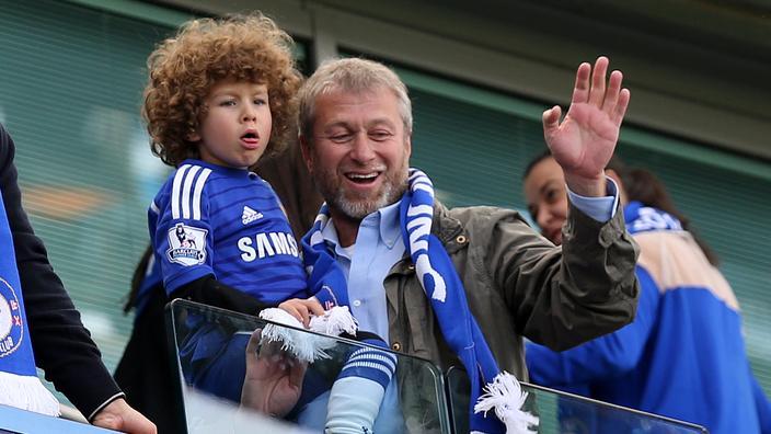 GUERRE EN UKRAINE - Le Russe Roman Abramovich se retire de la gestion de Chelsea