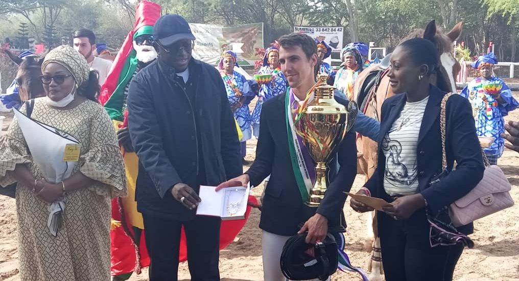 ÉQUITATION/JOURNÉE DE LA FEMME - Arnaud Rosière s'offre le Grand Prix, Aziz Paye brille dans l'Élite