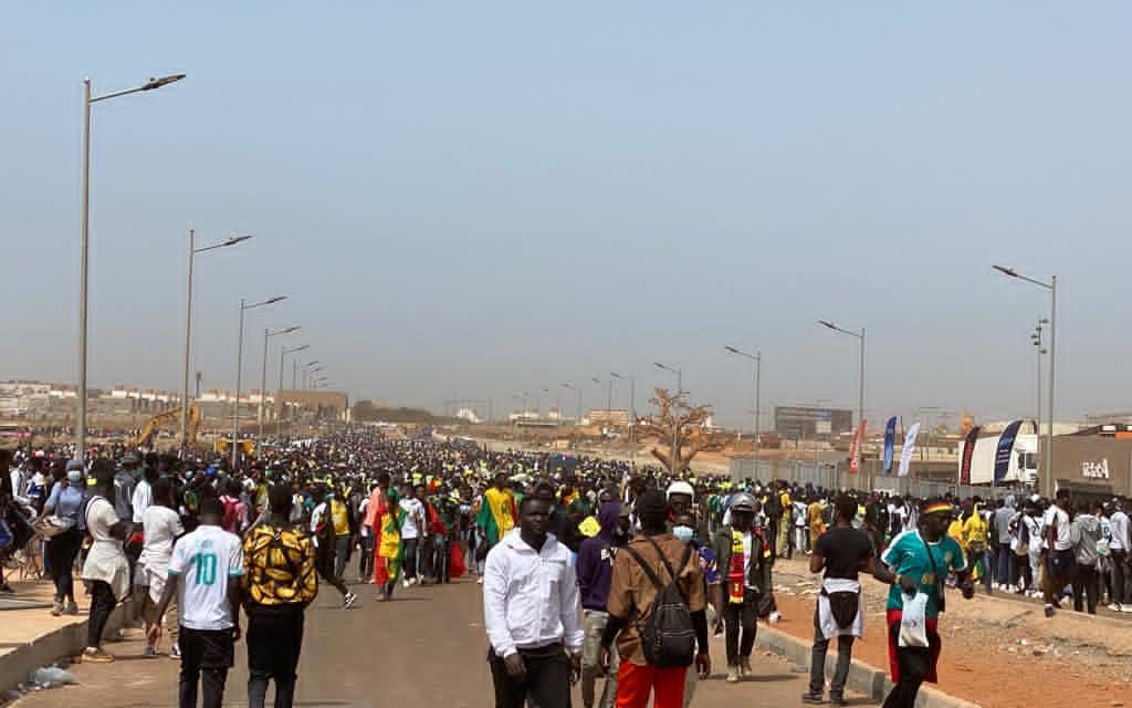 Match Egypte-Sénégal : Les supporters affluent vers le stade, les gendarmes débordés