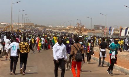 Match Egypte-Sénégal : Les supporters affluent vers le stade, les gendarmes débordés