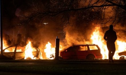 VIOLOLENCES EN SUEDE - Une "tournée" pour brûler le Coran fait 40 blessés