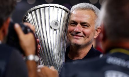 FOOTBALL - Mourinho dans la Légende!