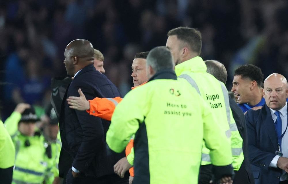 PREMIER LEAGUE - Patrick Vieira frappe un supporter, la police ouvre une enquête