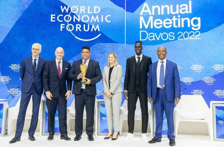 ÉDOUARD MENDY SUR LE FORUM DE DAVOS - "Cette conférence a été un grand moment de partage"