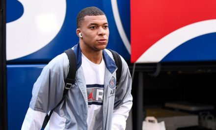 DROIT A L'IMAGE - Kylian Mbappé part au bras de fer avec la Fédération française de football