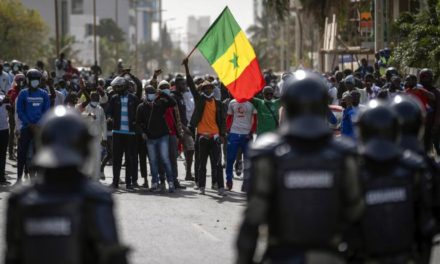 MANIFESTATION - Guérilla dans Dakar