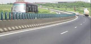 AUTOROUTE DAKAR-TIVAOUANE-SAINT LOUIS - Macky presse le gouvernement