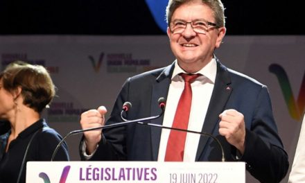 LEGISLATIVES FRANCE - La "déroute du parti présidentiel" est "totale" estime Jean-Luc Mélenchon