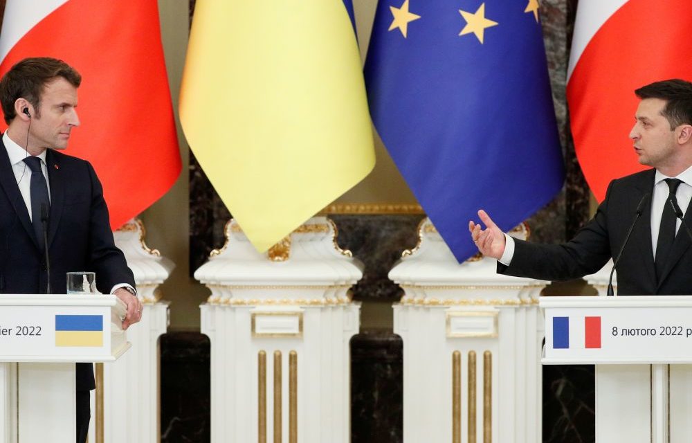UKRAINE - Macron se fait presser de se rendre dans le pays en guerre