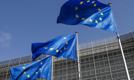 L'euro au plus bas depuis 2002, l'économie de l'UE inquiète