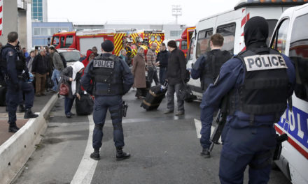 FRANCE  - Un individu abattu par un tir de policier à l'aéroport de Roissy