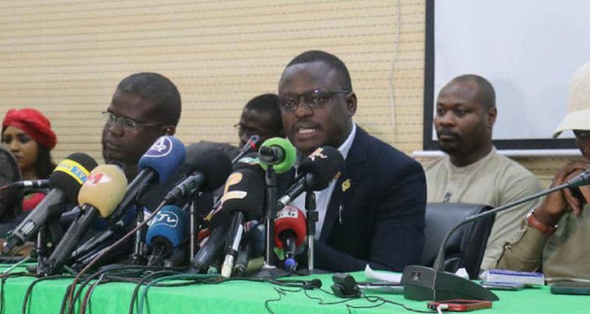 ASSOCIATION DES MAIRES - Yewwi askan wi répond à Macky Sall