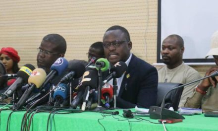 ASSOCIATION DES MAIRES - Yewwi askan wi répond à Macky Sall