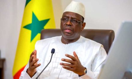 3e CANDIDATURE - Macky Sall poussé vers le "wax waxeet"*