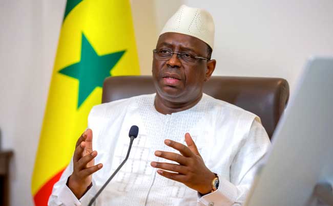 3e CANDIDATURE - Macky Sall poussé vers le "wax waxeet"*