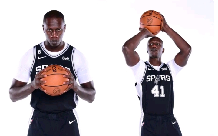 NBA - Gorgui Sy Dieng retourne à San Antonio