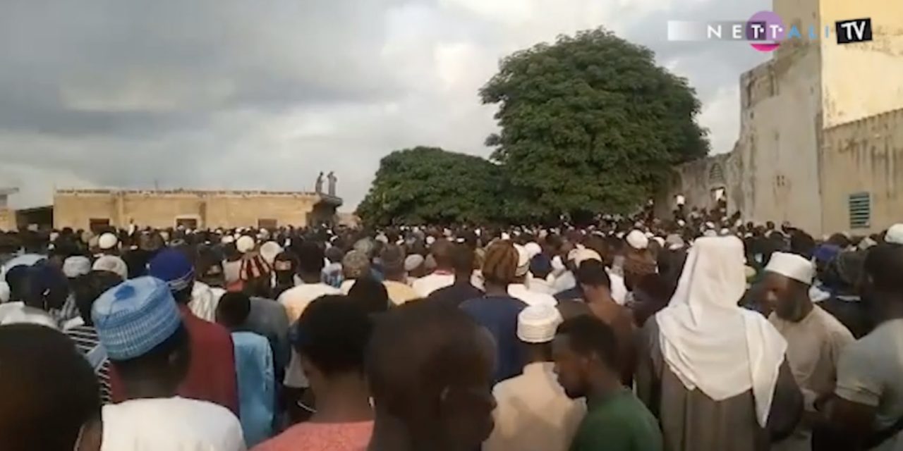 NETTALI TV - DECES IMAM NDAO - Une foule immense à l'enterrement