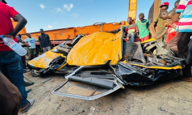 GRAND MBAO - Un camion-citerne s'écroule sur un taxi et fait 3 morts