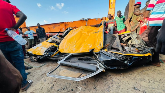 GRAND MBAO - Un camion-citerne s'écroule sur un taxi et fait 3 morts