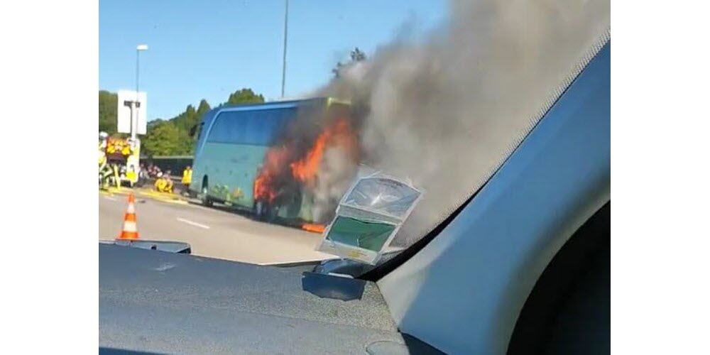 Le vol direct Dakar-Lyon d'Air Sénégal interrompu : Les passagers poursuivent le trajet dans un bus… qui prend feu