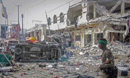 SOMALIE - Au moins 100 morts dans le double attentat à la voiture piégée à Mogadiscio
