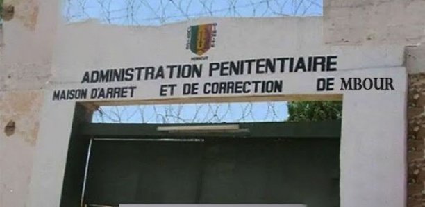 MAC DE MBOUR - Deux prisonniers s'évadent !