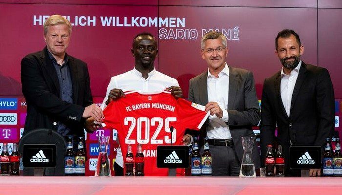 DAUPHIN DE BENZEMA - Sadio Mané, félicité par le Bayern Munich