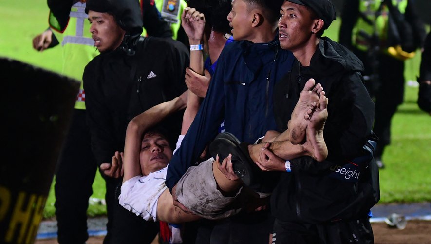 INDONÉSIE - Au moins 125 morts lors des violences pendant un match de foot