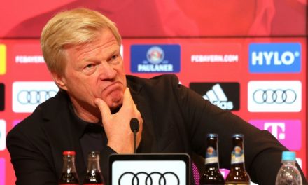 BAYERN MUNICH - Oliver Kahn s'agace contre Mané et Cie