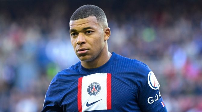 PSG - Mbappé agacé par un retard de salaire