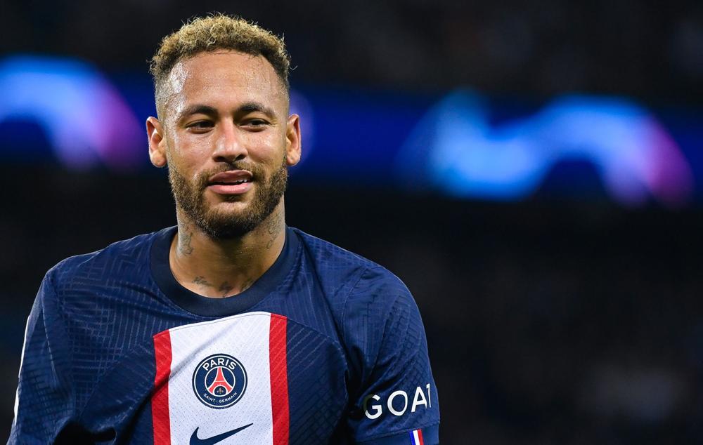 EN COULISSES - Walter Casagrande allume Neymar