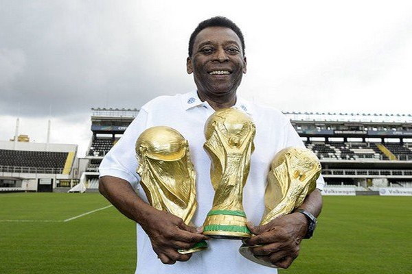 DÉCÈS DE PELÉ - Le Brésil décrète 3 jours de deuil national