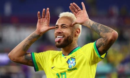 BRÉSIL - Neymar égale Pelé