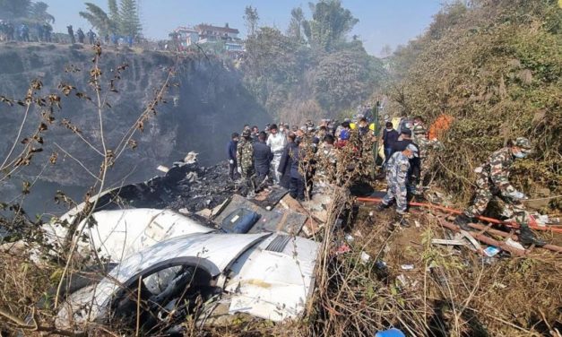 NÉPAL - Un crash d'avion fait au moins 68 morts