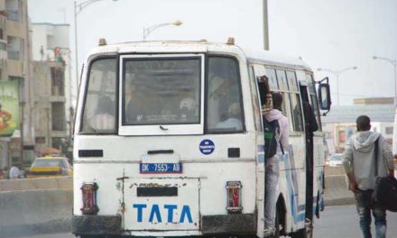 HAUSSE DES TARIFS, GREVE DES TRANSPORTEURS... - Les bus "AFTU" non-partants