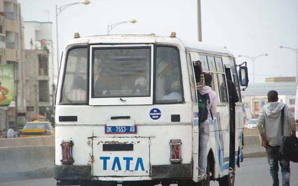 HAUSSE DES TARIFS, GREVE DES TRANSPORTEURS... - Les bus "AFTU" non-partants