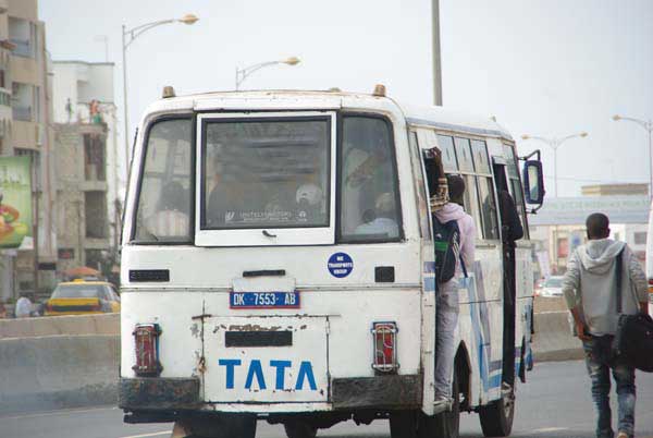 HAUSSE DES TARIFS, GREVE DES TRANSPORTEURS... - Les bus "AFTU" non-partants