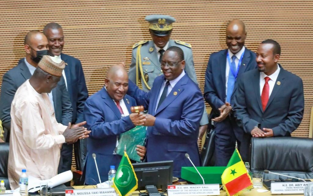 EN COULISSES - Macky Sall passe le témoin